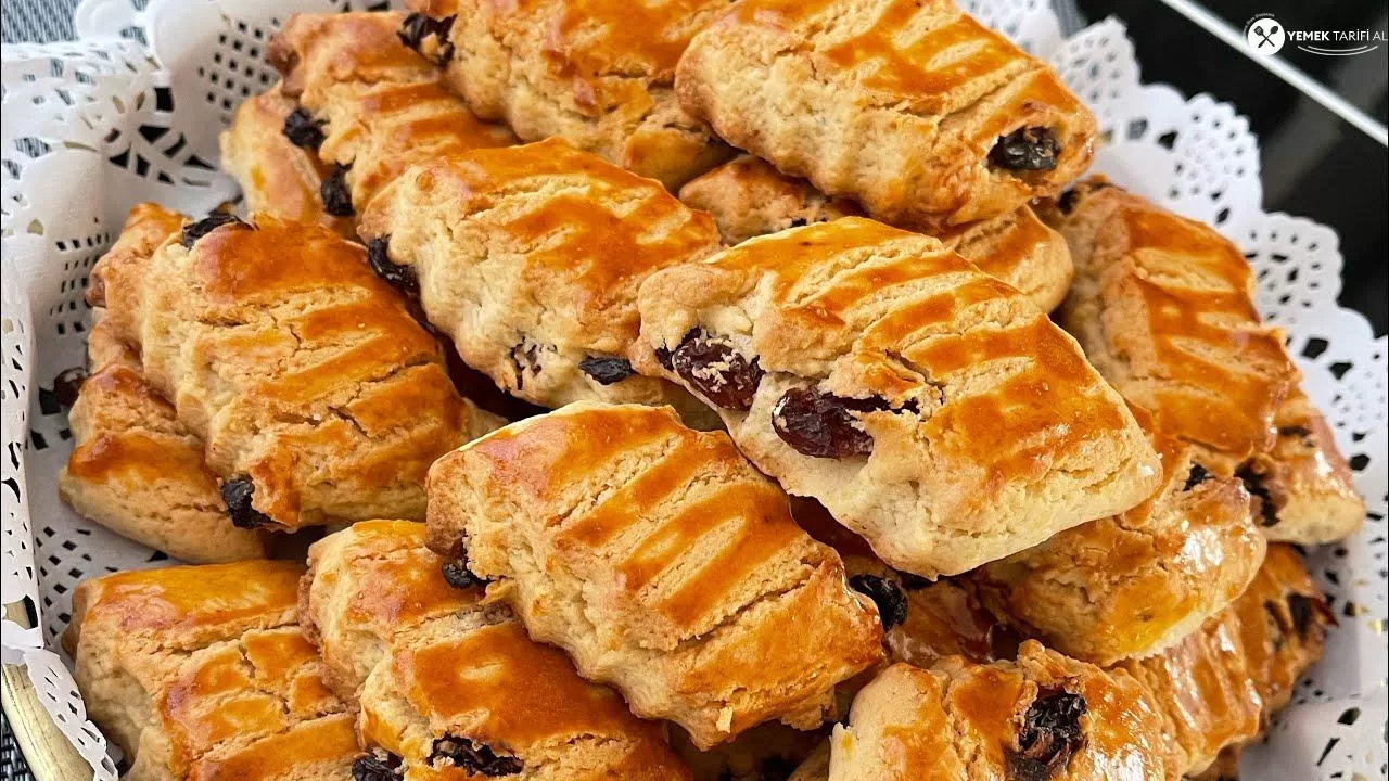 Lezzetli Pastane Usulü Üzümlü Kurabiye Tarifi