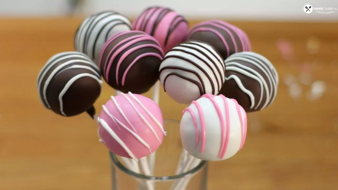 Renkli Cakepops (Lolipop kek) Tarifi 1 – RENKLI CAKEPOPS LOLIPOP KEK TARIFI jpg