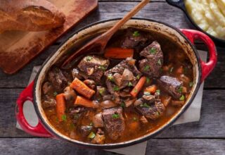 Beef Bourguignon Tarifi: Klasik Fransız Yemeği