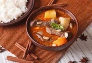 Beef Massaman Curry Tarifi