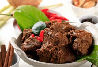 Beef Rendang Tarifi: Lezzetli Endonezya Yemeği