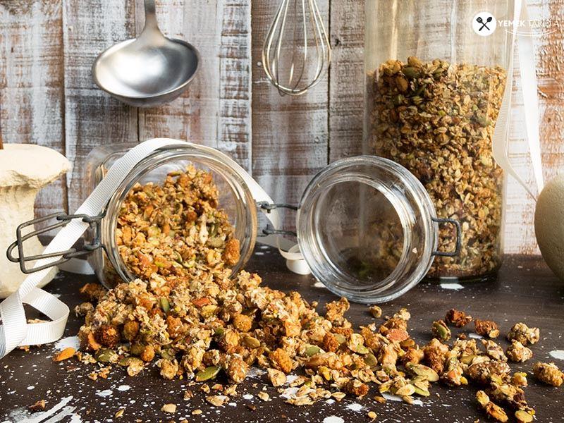 Bol Kuruyemiş ve Çekirdekli Dutlu Granola Tarifi 1 – bol kuruyemis ve cekirdekli dutlu granola tarifi