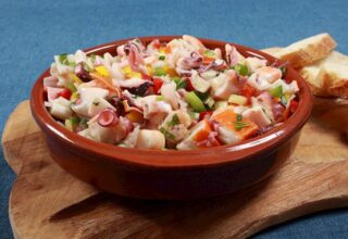 Ceviche Tarifi: Taze Deniz Ürünleri ile Ferahlatıcı Bir Salata