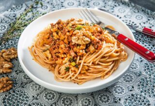 Cevizli Spagetti Bolonez Tarifi