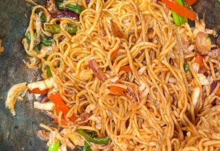 Chow Mein Tarifi ve Malzemeleri