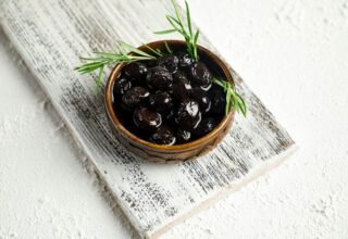 Ev Yapımı Siyah Zeytin Tarifi