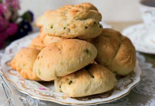 Fesleğenli ve Fıstıklı Çörek Tarifi