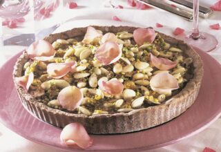 Gül Aromalı Çikolatalı Tart Tarifi