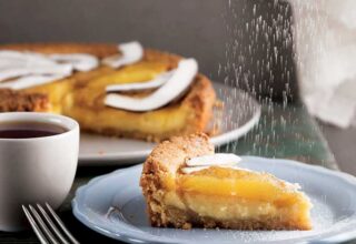 Hindistan Cevizi Kremalı ve Ananaslı Tart Tarifi