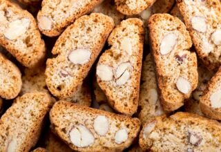 Kaju ve Üzümlü Biscotti Tarifi