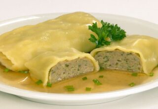 Maultaschen Tarifi: Lezzetli Hamur İçi İspanaklı Kıyma