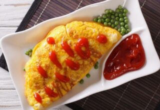 Omurice Tarifi: Japon Mutfağından Nefis Bir Yemek