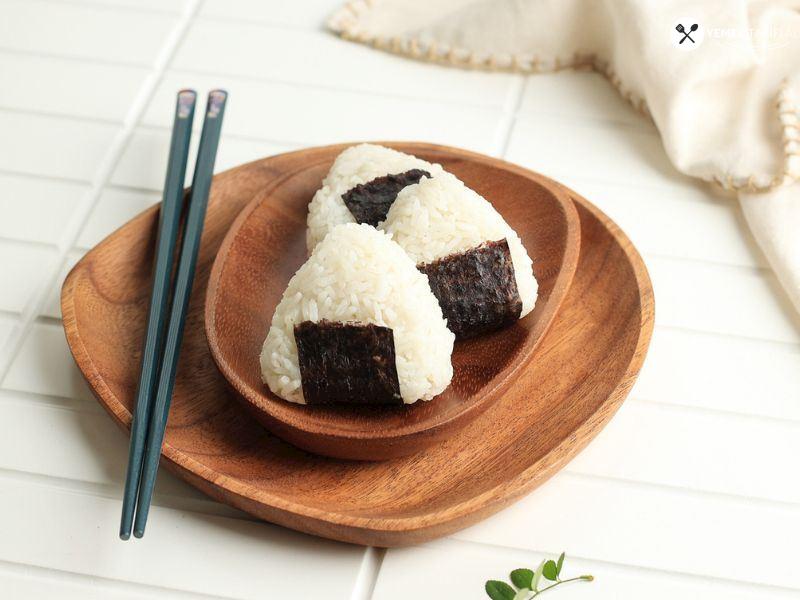 Onigiri Nasıl Yapılır? - Japon Pirinç Topları Tarifi 1 – onigiri nasil yapilir japon pirinc toplari tarifi PhNPLDmY