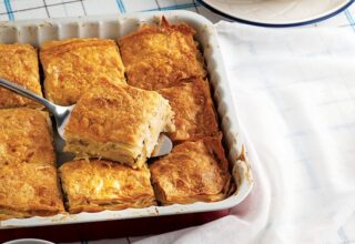 Peynirli ve Kaymaklı Börek Tarifi