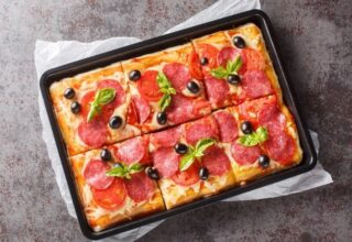 Pizza Al Taglio Tarifi ve Malzemeleri