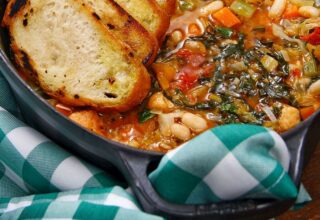 Ribollita Tarifi: Geleneksel İtalyan Çorbası