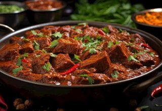 Rogan Josh Tarifi: Kuzu Etli Hint Yemeği