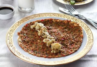 Sebzeli Gaziantep Lahmacunu Tarifi