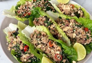 Thai Marul Sarma (Larb Gai) Tarifi