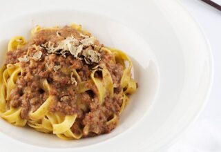 Trüflü ve Kıymalı Fettuccine Makarna Tarifi