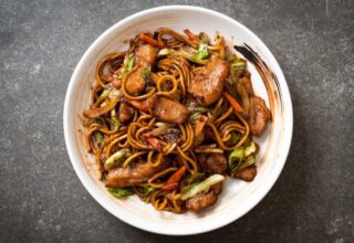 Yakisoba Tarifi ve Gerekli Malzemeler